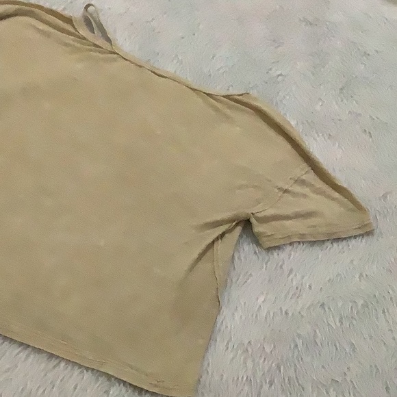 We the free women’s distressed t shirt size medium - Picture 5 of 6